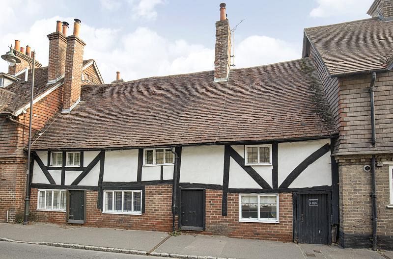 Grade II listed 2 bedroom cottage built around 1590, Petworth
